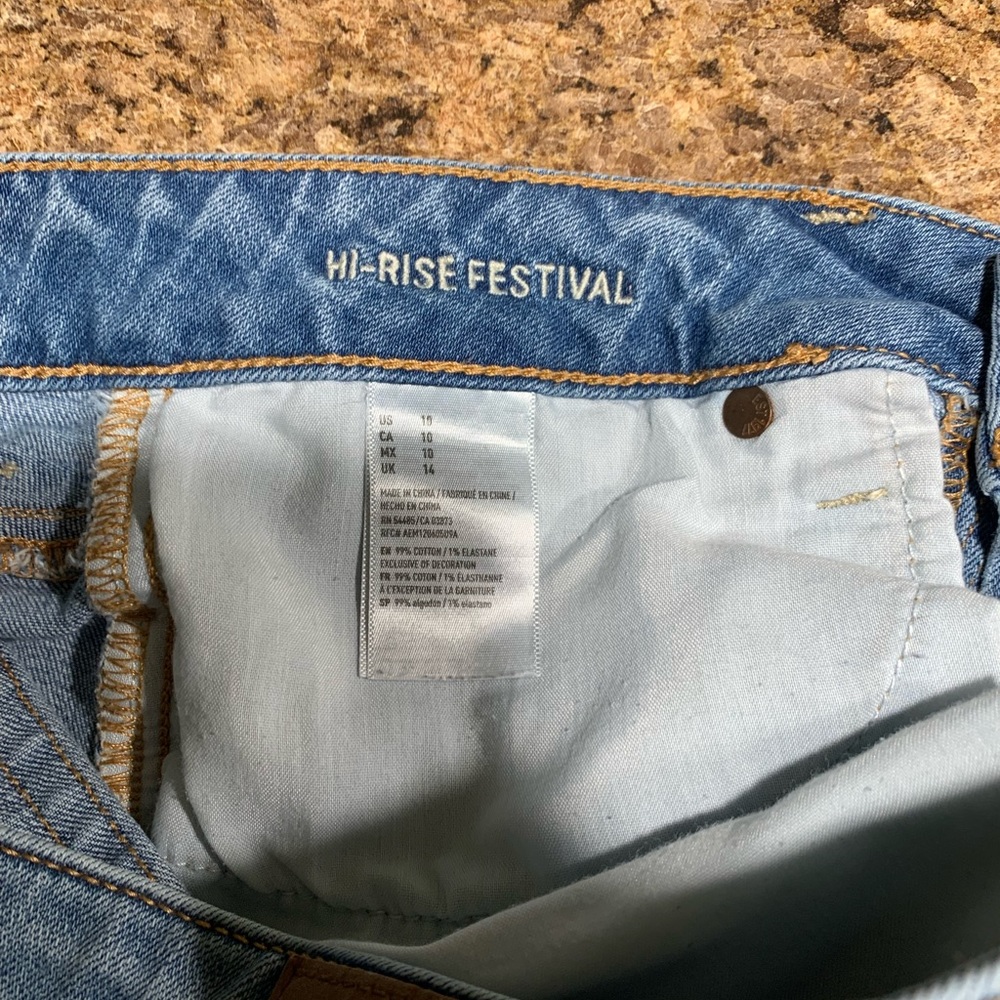 EUC American Eagle Hi Rise Festival Shorts Distressed 10 Stretch - Picture 3 of 3